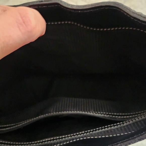 Dooney and Burke vintage Black Leather Shoulder Bag - Picture 4 of 13